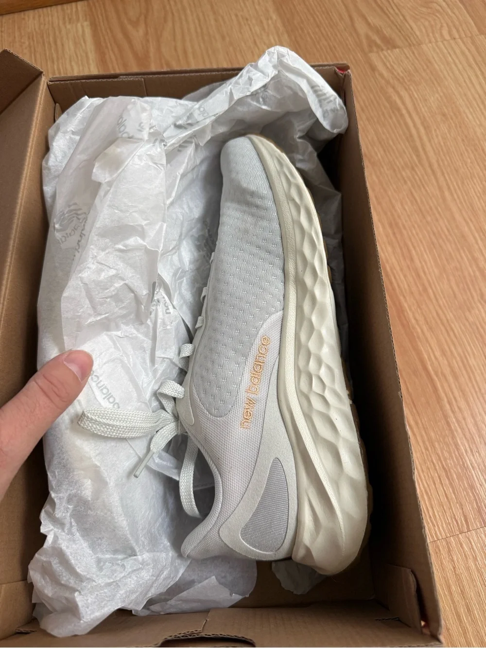 NIB New Balance Fresh Foam Arishi v4 Running Shoes White Womens 8.5
